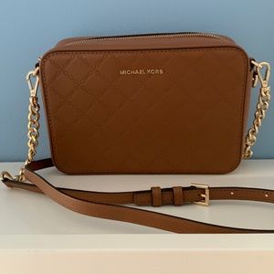 Michael Kors Leather Zip Medium Crossbody Camera Bag in Camel Brown